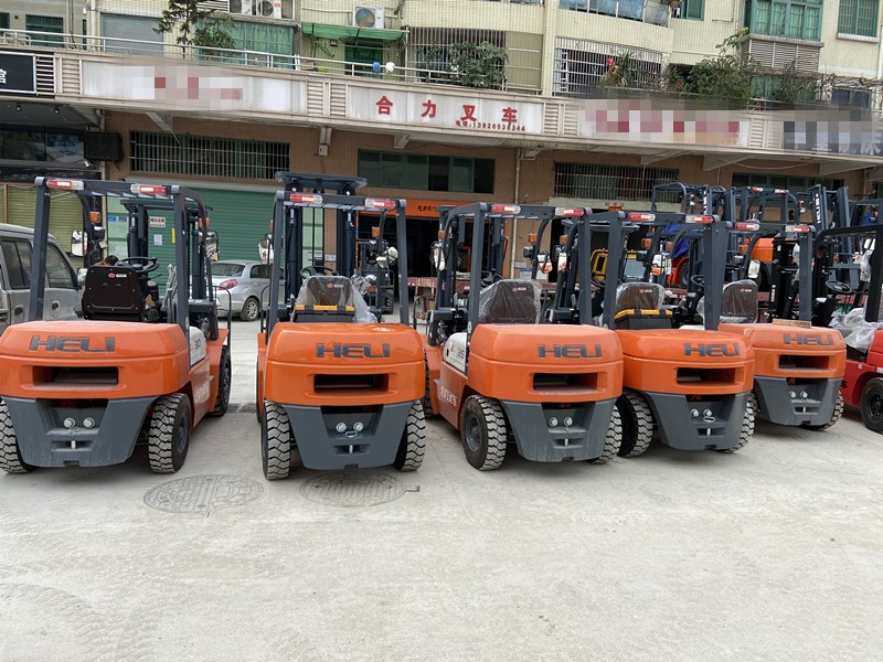 深圳廠價直銷合力叉車、寶安沙井叉車批發(fā)、公明低價促銷柴油叉車