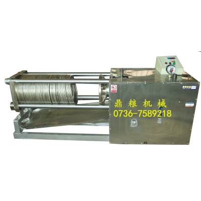 新型臥式液壓榨油機，自動壓榨自動退榨，不銹鋼材質(zhì)，出油率高