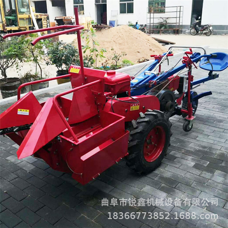 玉米收獲機(jī)14.jpg