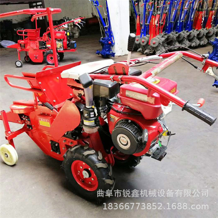 玉米收獲機(jī)10.jpg