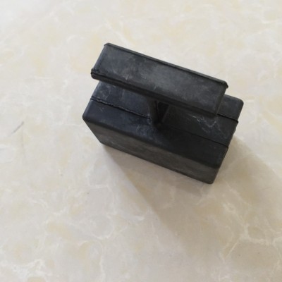 舷外機40P側(cè)減震塊14019,84克，單價每個7.7元，批發(fā)有優(yōu)惠